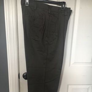 Men’s Izod Chino